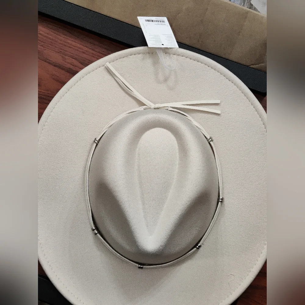 NWT---Knotted Faux Leather Trim Fedora Hat - Picture 3 of 4